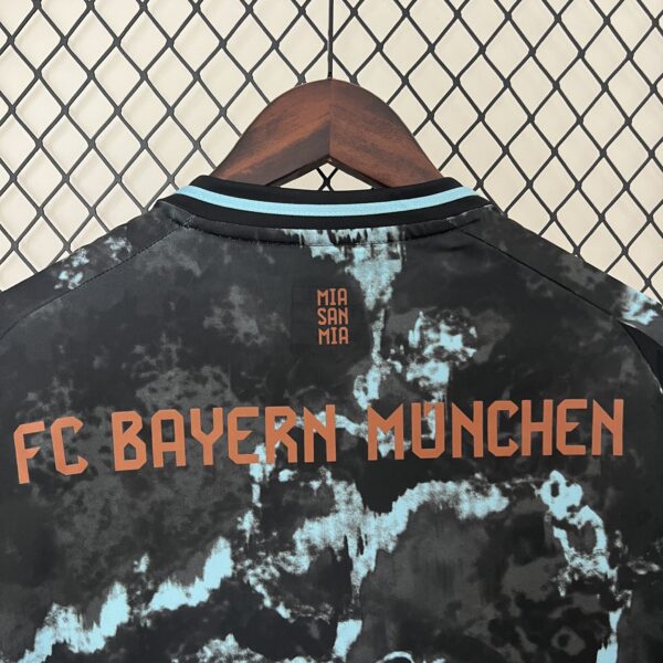 CAMISA BAYERN MUNIQUE AWAY 2024 2025 TORCEDOR - Image 9