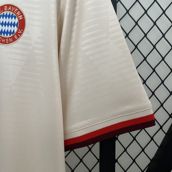 CAMISA BAYERN MUNIQUE AWAY 2024 2025TORCEDOR - Image 2