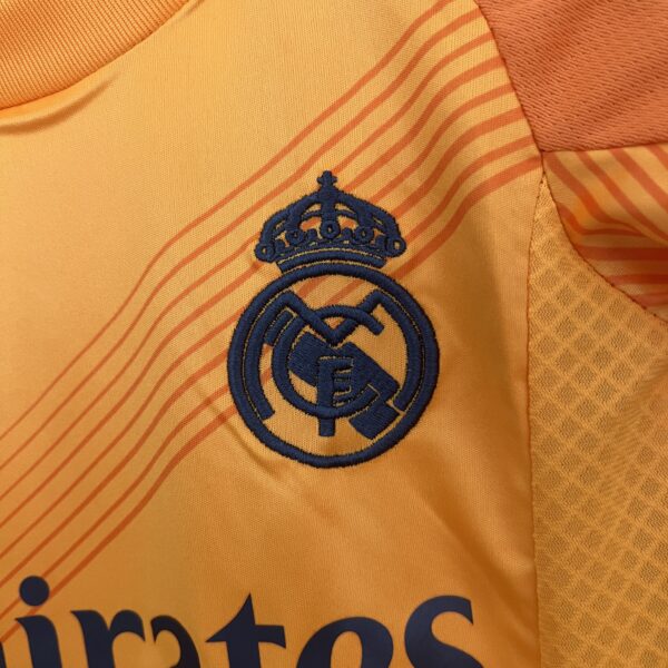 CONJUNTO REAL MADRID INFANTIL AWAY 2024 2025 - Image 3