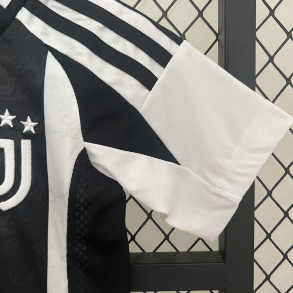 CONJUNTO JUVENTUS INFANTIL HOME 2024 2025 - Image 5