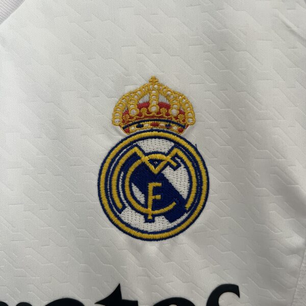 CONJUNTO REAL MADRID INFANTIL HOME 2024 2025 - Image 3