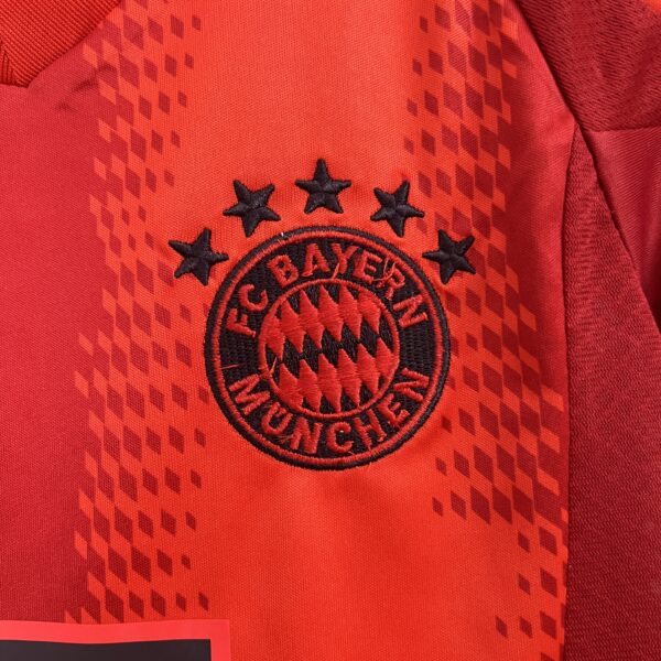 CONJUNTO BAYERN MUNIQUE INFANTIL HOME 2024 2025 - Image 3