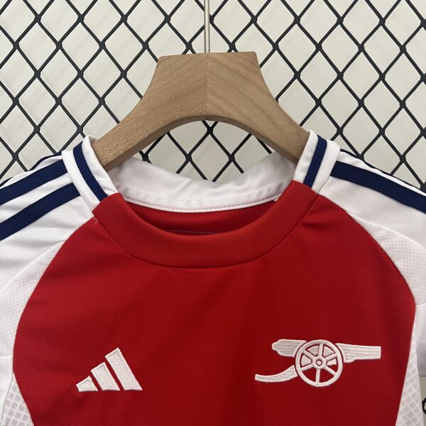 CONJUNTO ARSENAL INFANTIL HOME 2024 2025 - Image 2