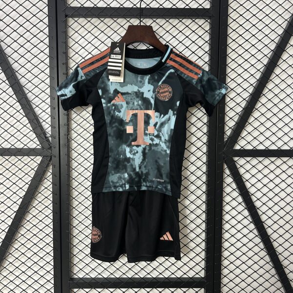 CONJUNTO BAYERN MUNIQUE INFANTIL AWAY 2024 2025