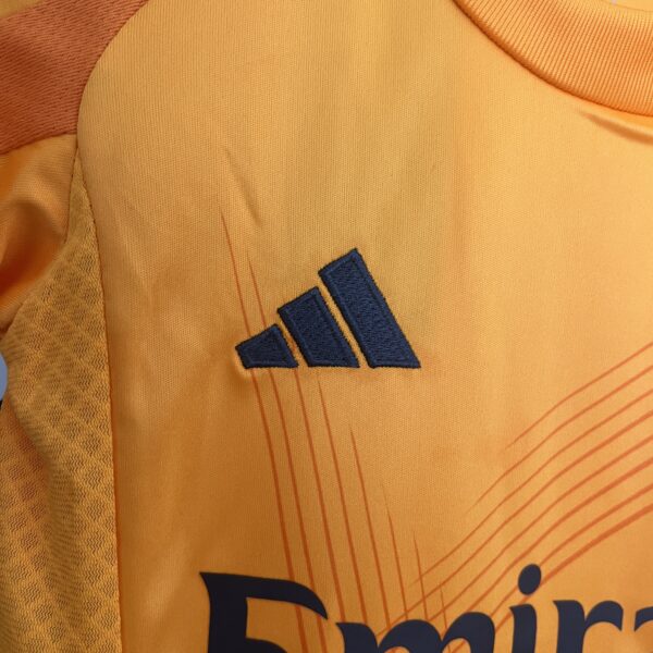 CONJUNTO REAL MADRID INFANTIL AWAY 2024 2025 - Image 4