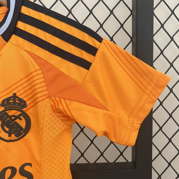 CONJUNTO REAL MADRID INFANTIL AWAY 2024 2025 - Image 5